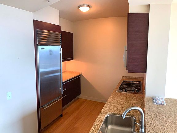 5th image of 425 1st St Unit 3405