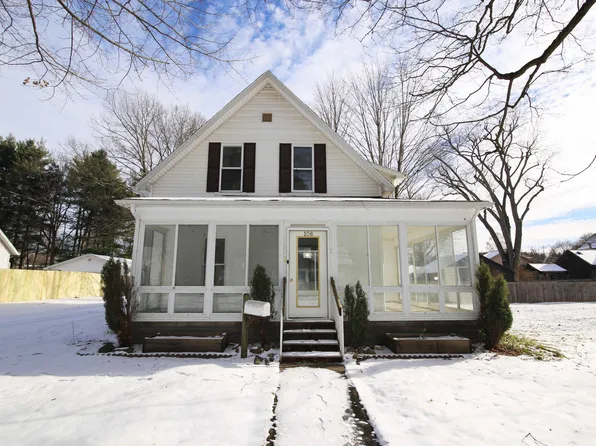 106 N Cayuga St, Buchanan, MI 49107