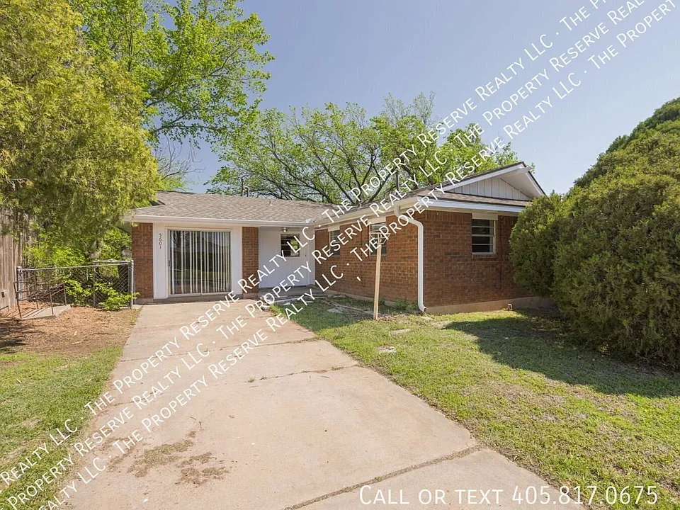 5601 NW Briarwood Dr