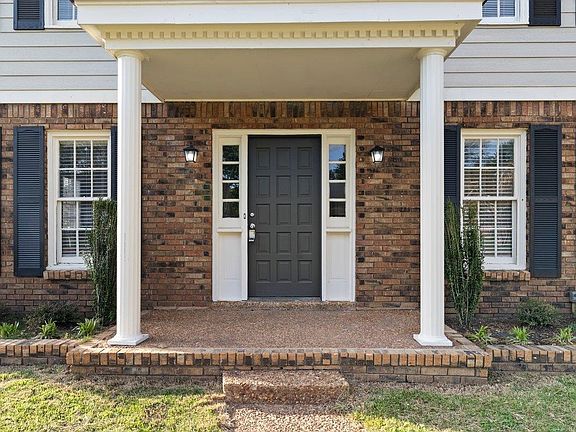 4th image of 6010 Fox Ridge Dr