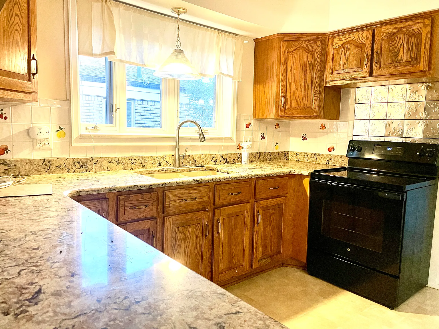 3 bed, 1514 sqft, $2,100 — Photo 4