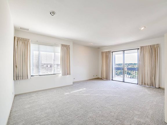 4th image of 4001 N New Braunfels Ave #604