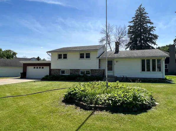108 Bevins St, Hawkeye, IA 52147