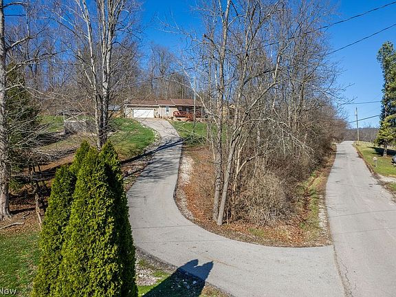 2nd image of 3097 Carpenter Run Rd