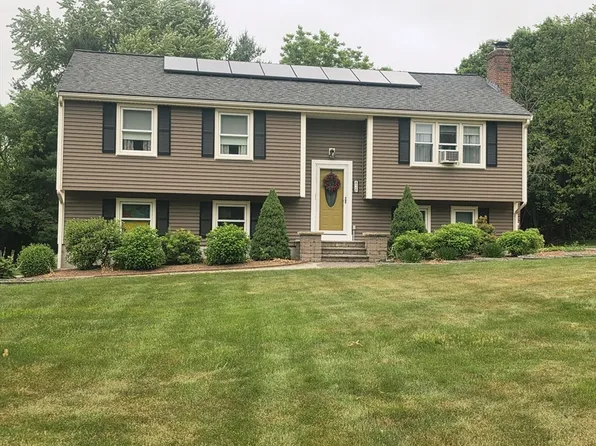 2 Anchorage Rd, Franklin, MA 02038