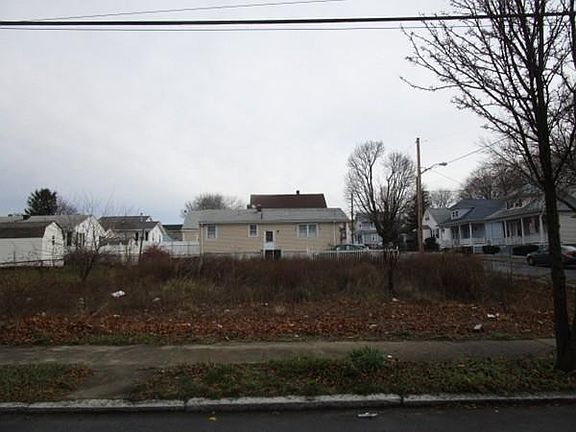 5th image of 163 Pomona Ave