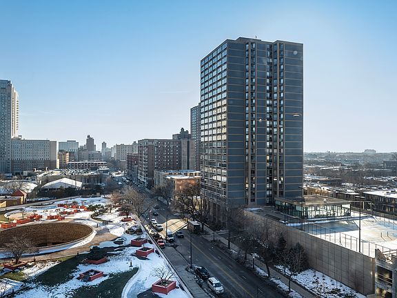 2nd image of 5415 N Sheridan Rd APT 1015