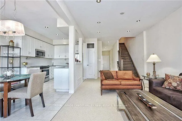 7 Lakelawn Rd #11 — Photo 11