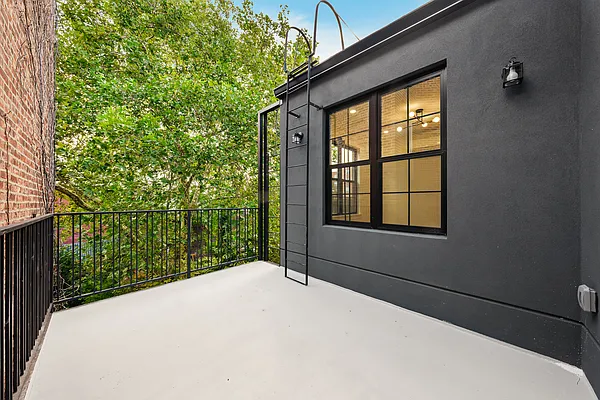 Rented by Nooklyn NYC LLC | media 4