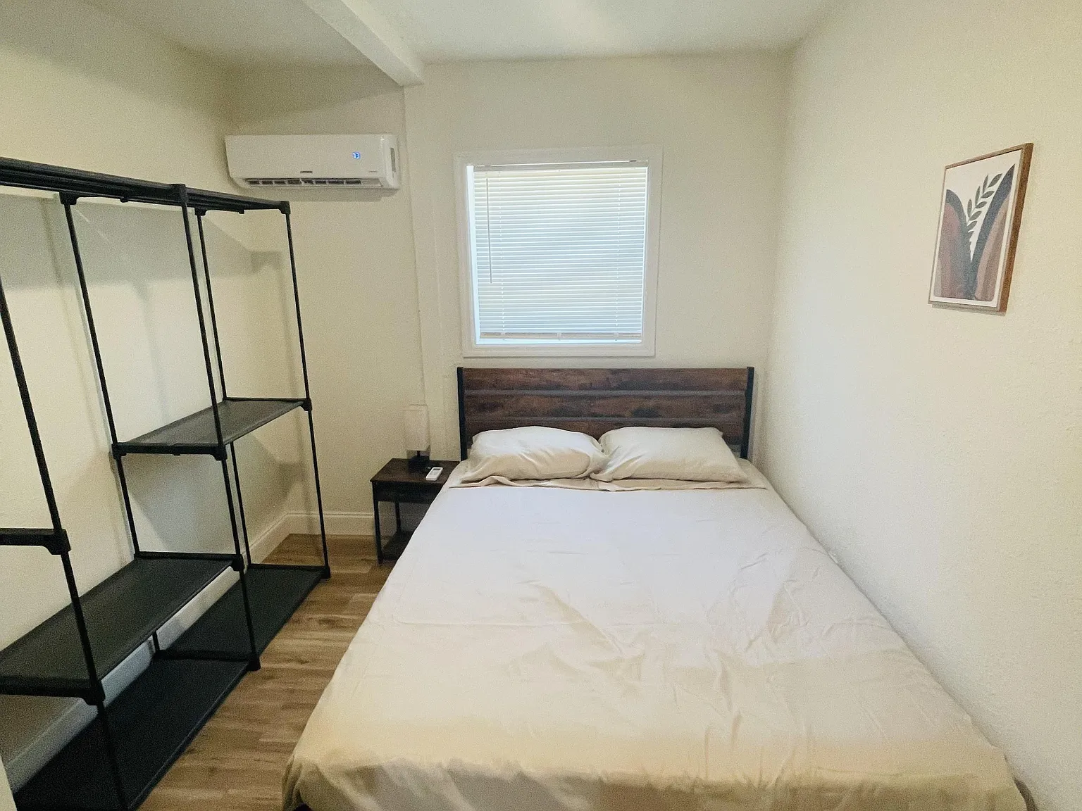 4 bed, 3.0 bath, 2120 sqft, $1,009 — Photo 1
