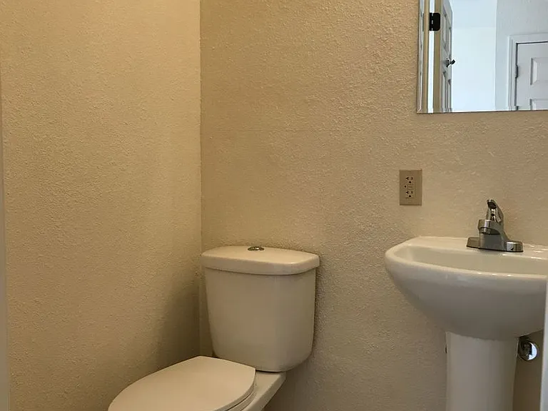 807 Knox Ave — Photo 5