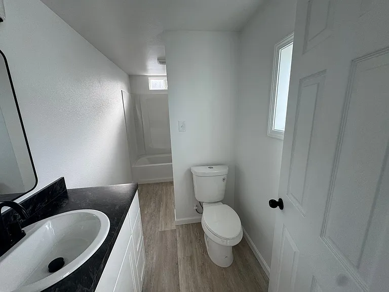 127 NE Benton St — Photo 16