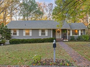 1102 Crown Point Rd W, Signal Mountain, TN 37377