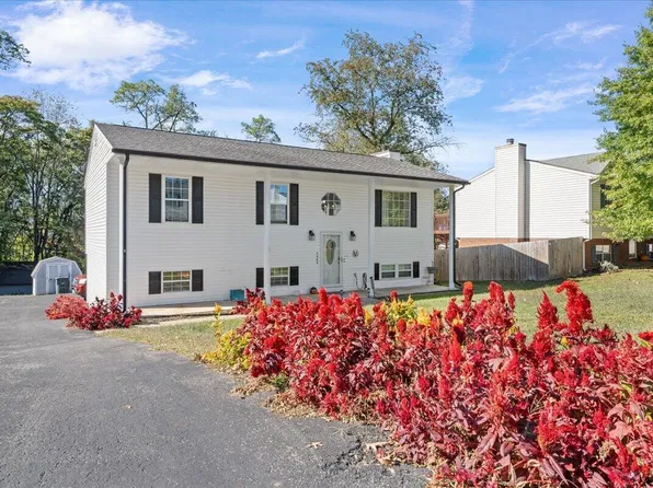 1705 Melbourne Dr, Salem, VA 24153