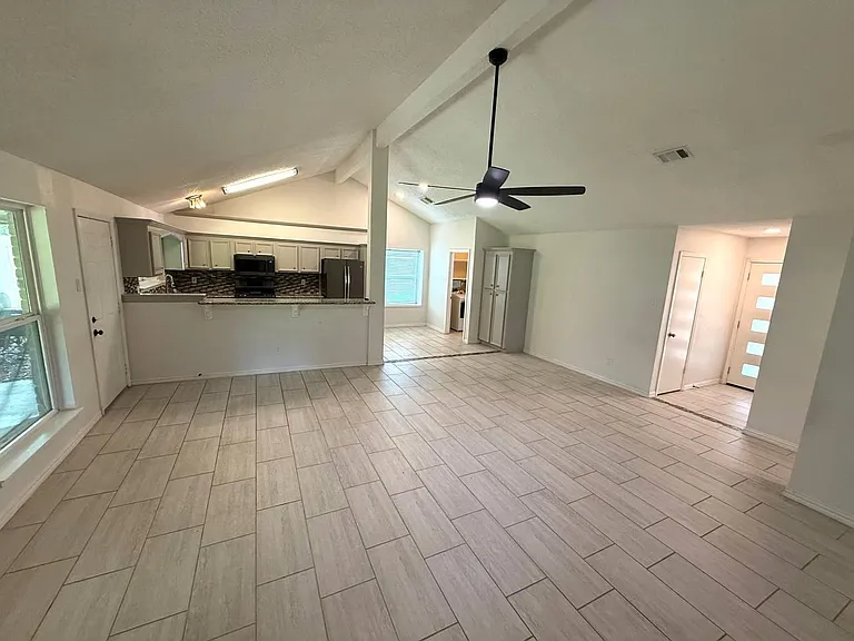 646 Fair Oak Dr — Photo 11