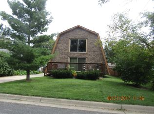 8181 Riverview Ter NE, Fridley, MN 55432