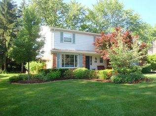 31036 Pickwick Ln, Beverly Hills, MI