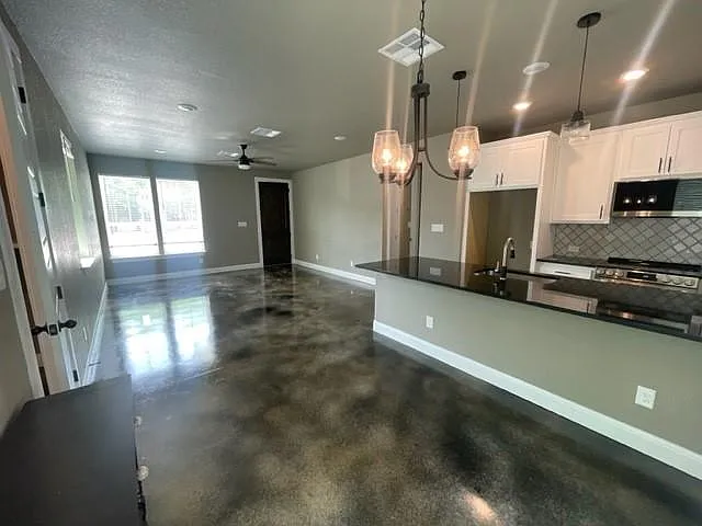 4846 Alfred Dr — Photo 3