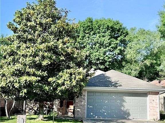 2nd image of 973 Woodrow Cir