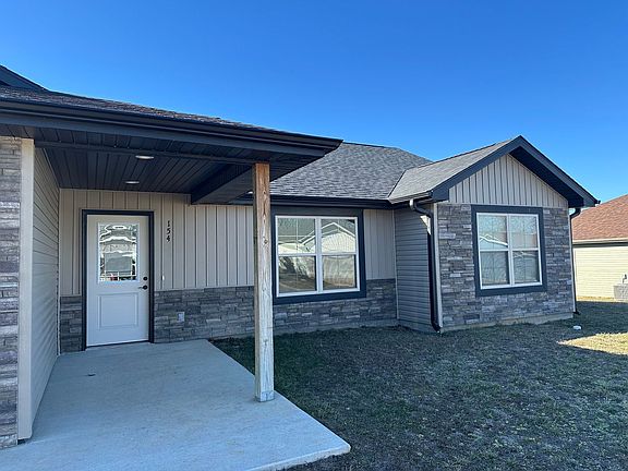2nd image of 154 Mesa Dr