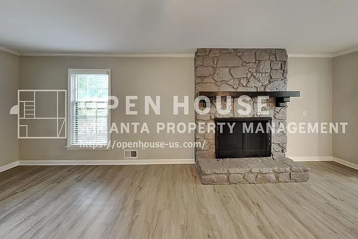 3 bed, 2.0 bath, 2566 sqft, $2,325 — Photo 3