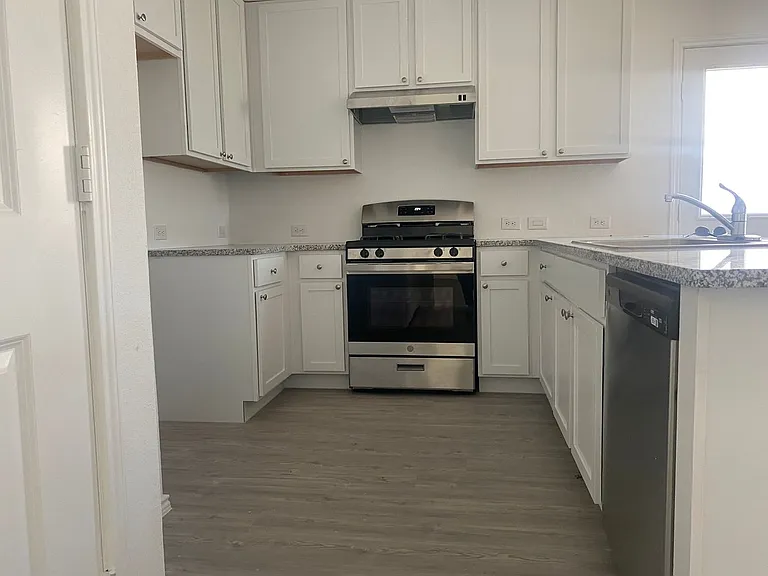 7102 Satellite Way — Photo 5