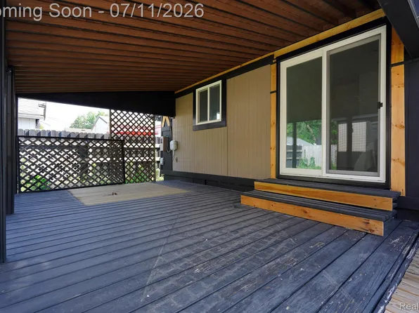 6864 Cornell St, Taylor, MI 48180
