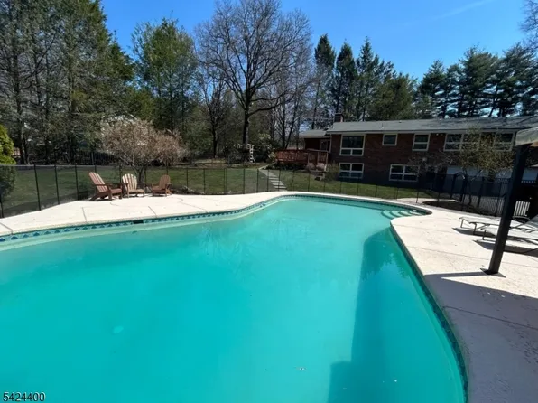 259 Long Meadow Rd, Kinnelon Boro, NJ 07405