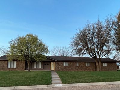 1102 2nd St, Plains, TX, 79355