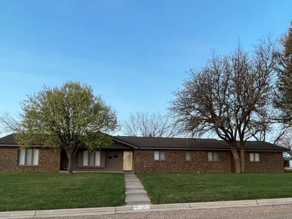 1102 2nd St, Plains, TX 79355