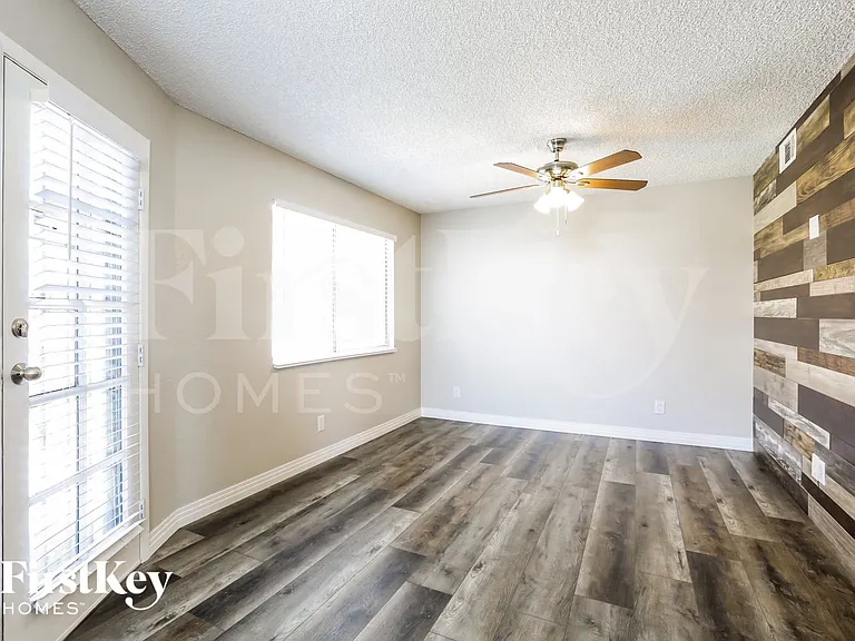 2699 Moortown St — Photo 5