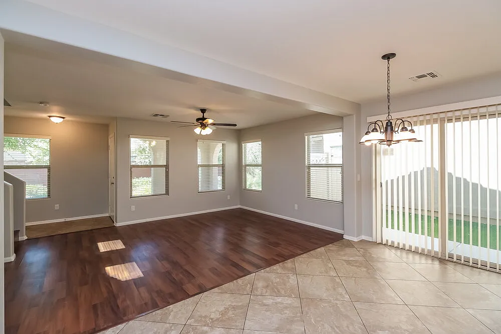 3 bed, 2.5 bath, 1661 sqft, $2,425 — Photo 4