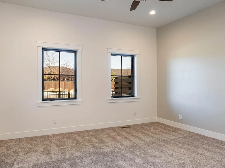 4200 W Lovegood Ln — Photo 21
