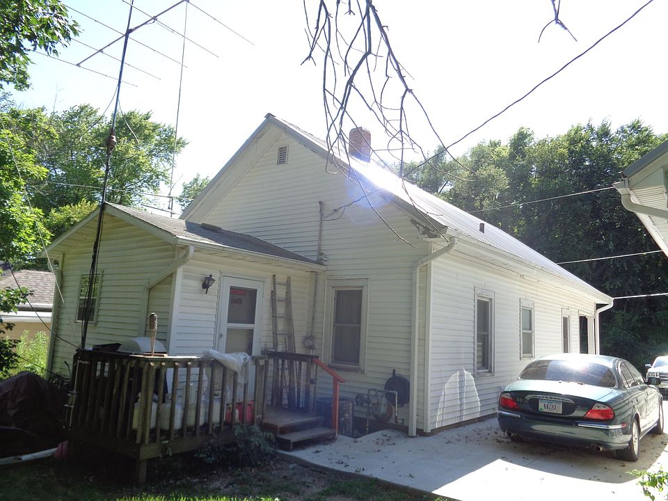 2nd image of 526 N 5th St