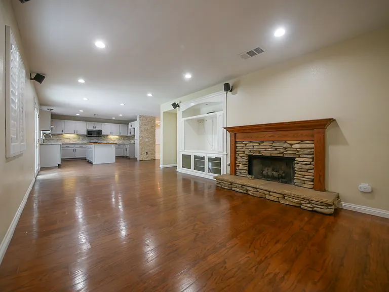 3476 Hawthorne Dr — Photo 7