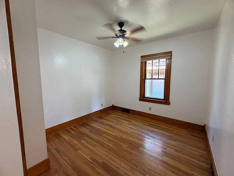 1447 W 3rd Ave — Photo 12