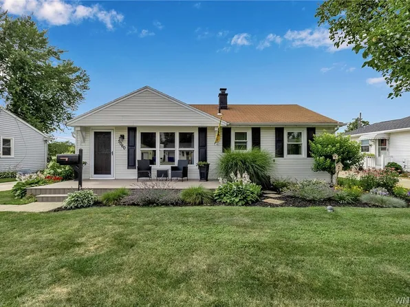 5060 Hall Dr, Hamburg, NY 14075