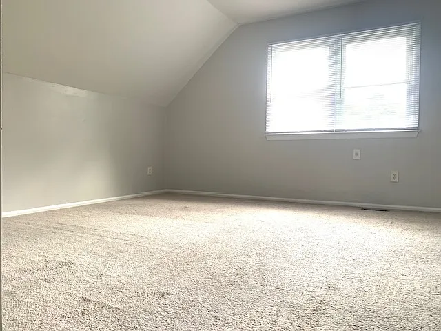 1560 Whittier Ave — Photo 20