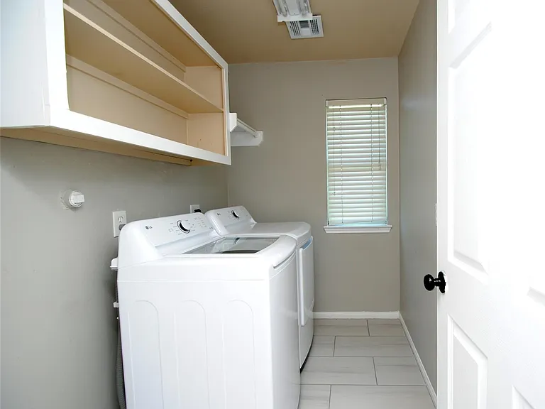 5910 Sugar Field Ln — Photo 31