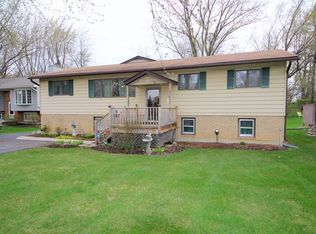 966 Killarney Pass Dr, Mundelein, IL 60060