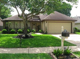 9518 Lexham Dr, Houston, TX 77083