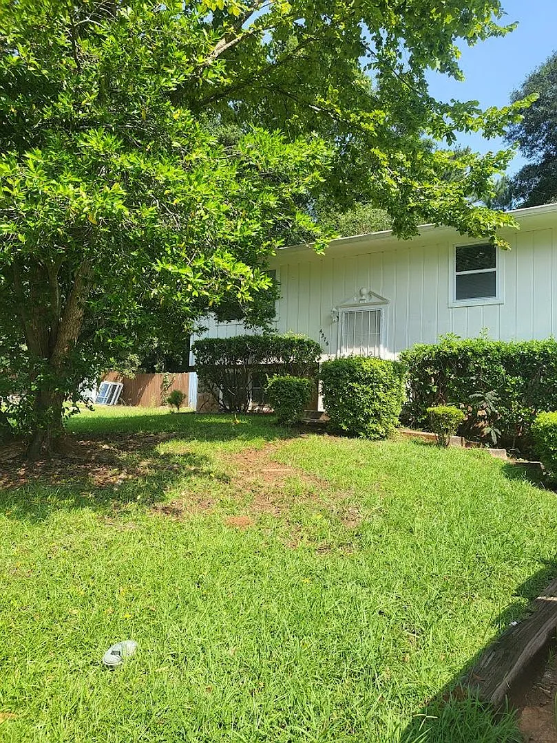 Desirable Home in Decatur - In a Culdesac - Quiet Neighborhood — Photo 1