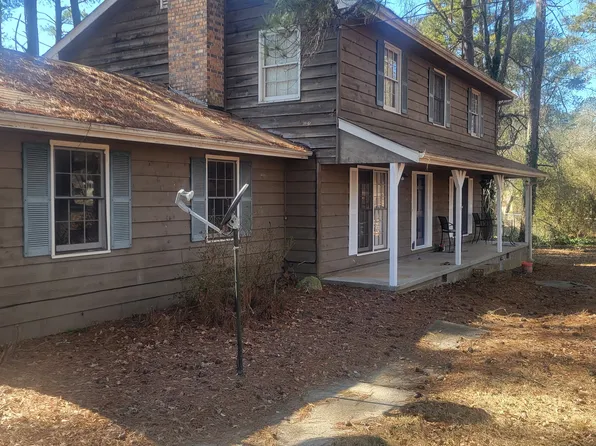 963 Blackberry Ct, Ellenwood, GA 30294