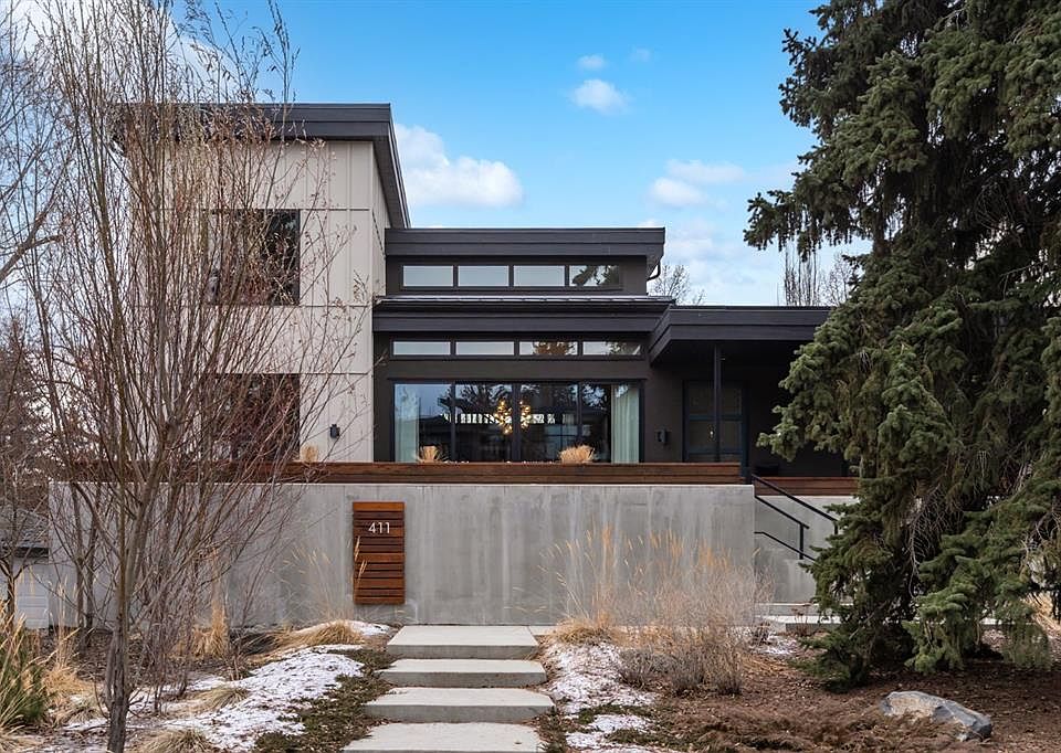 1st image of 411 N Cliffe Ave SW