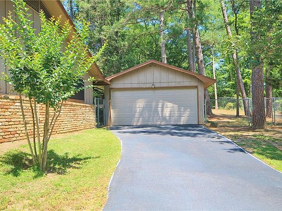 4th image of 1443 Tanglewood Dr W