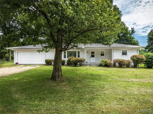 118 Alice Dr, O'Fallon, IL 62269