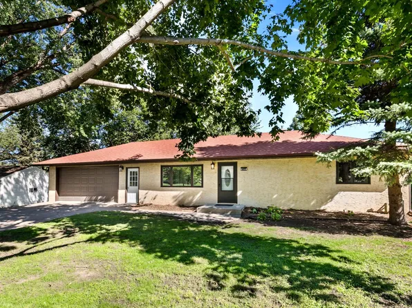 2566 Beacon St, Roseville, MN 55113