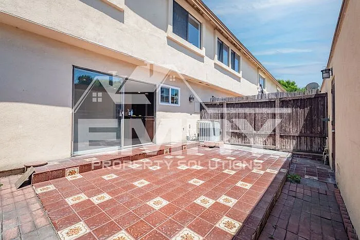 9781 Karmont Ave — Photo 36