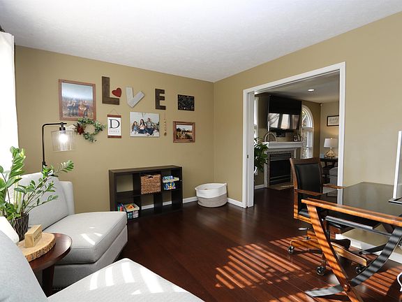 3rd image of 56907 Coppergate Dr