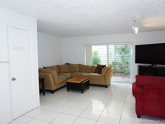 3rd image of 4117 NE 21st Ter #4117
